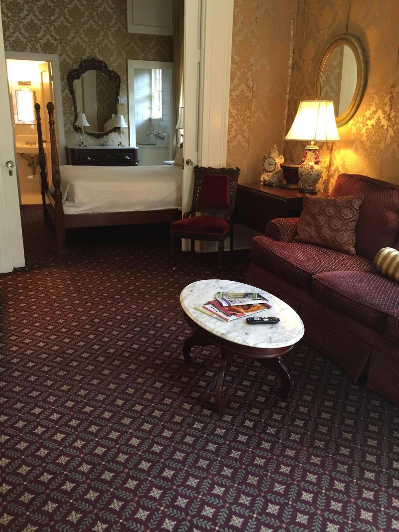 Nine O Five Royal Hotel image