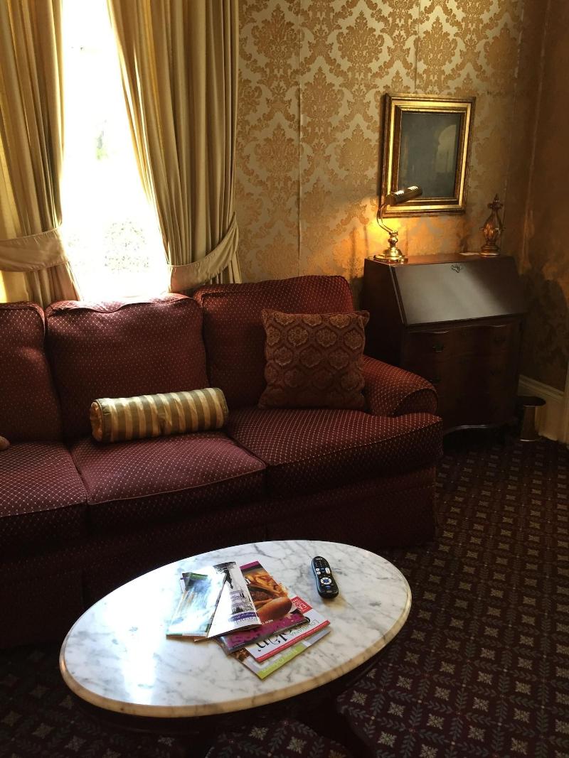 Nine O Five Royal Hotel image