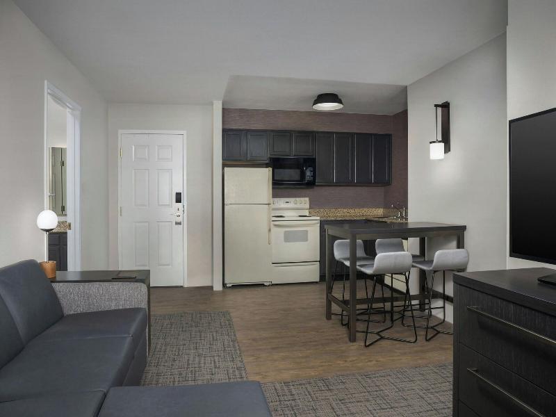 SUITE TWO DOUBLE BEDS