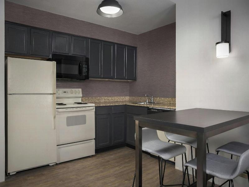 SUITE TWO DOUBLE BEDS — photo 4
