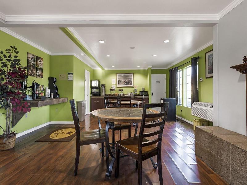 Heritage Inn Express Chico image