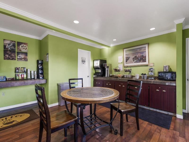Heritage Inn Express Chico image