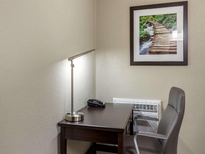 Rodeway Inn & Suites image