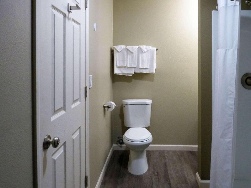 Rodeway Inn & Suites image