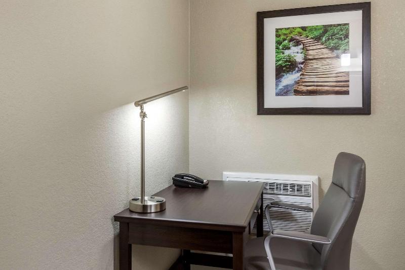 Rodeway Inn & Suites image