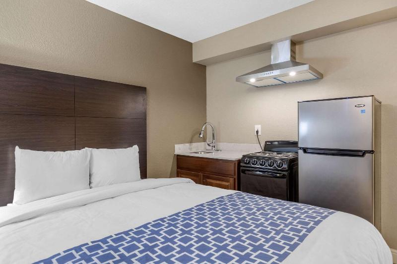 Rodeway Inn & Suites image