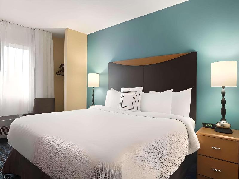 Dubuque Inn & Suites image
