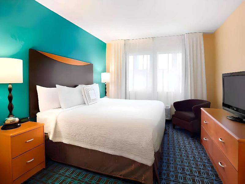 Dubuque Inn & Suites image