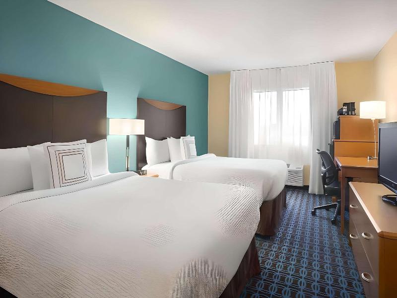 Dubuque Inn & Suites image