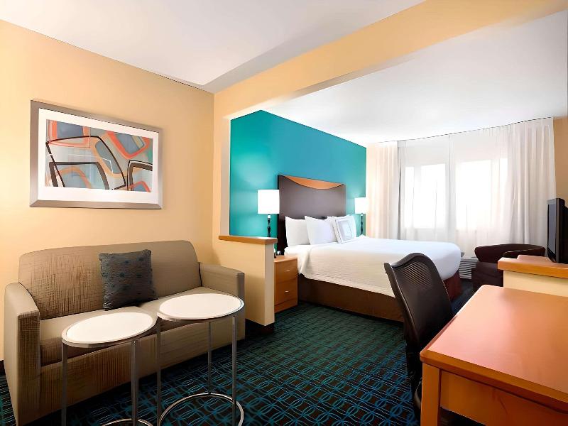 Dubuque Inn & Suites image