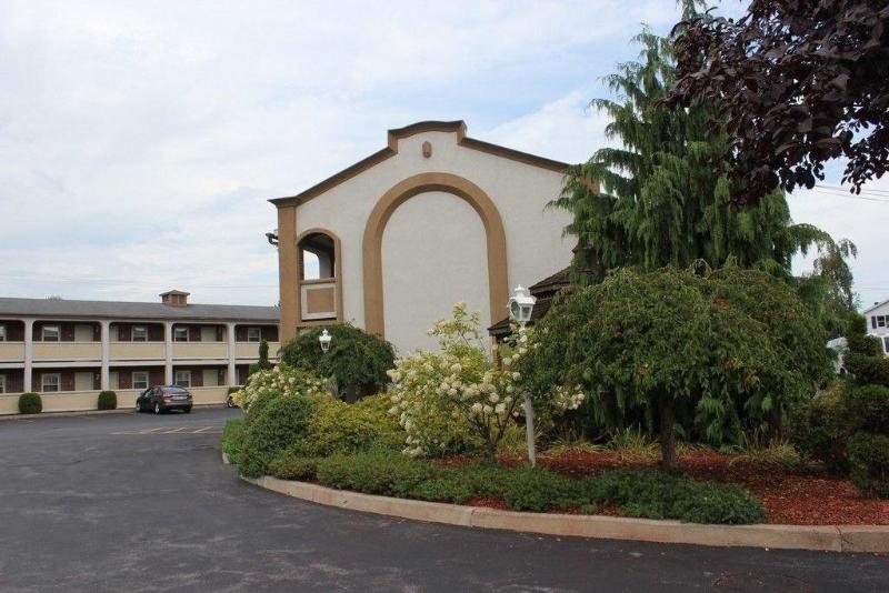 Aderi Hotel Near Bucknell University image