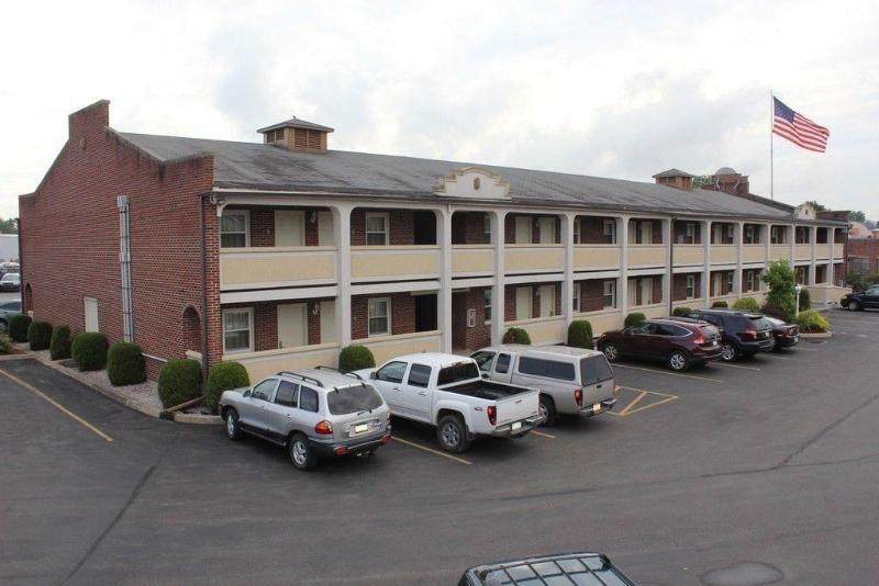 Aderi Hotel Near Bucknell University image
