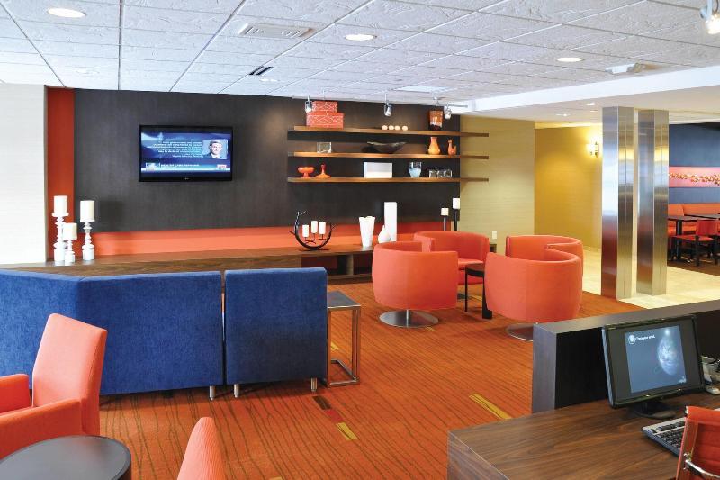 Courtyard By Marriott Wausau image