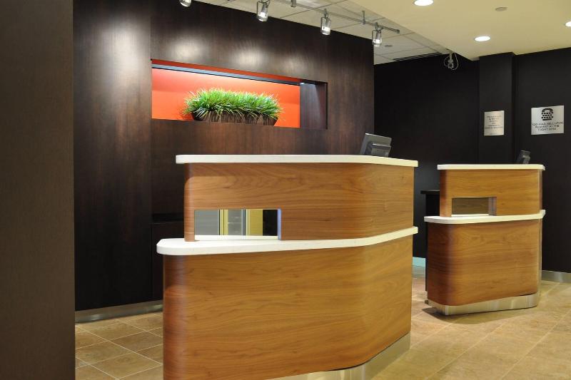Courtyard By Marriott Wausau image