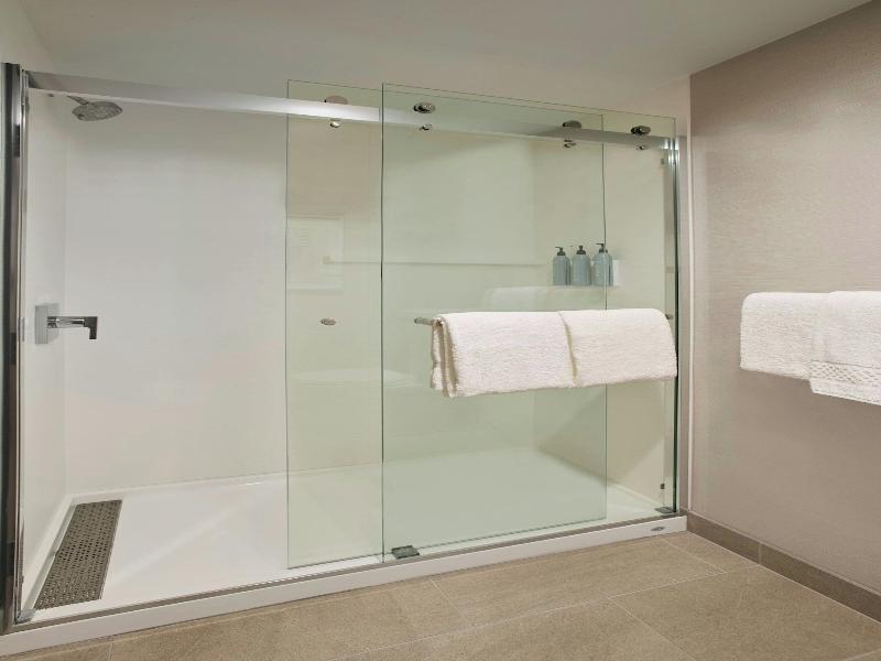 Courtyard By Marriott Wausau image