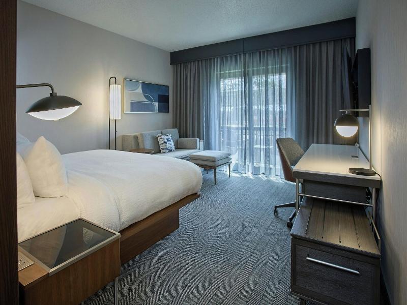Courtyard By Marriott Wausau image