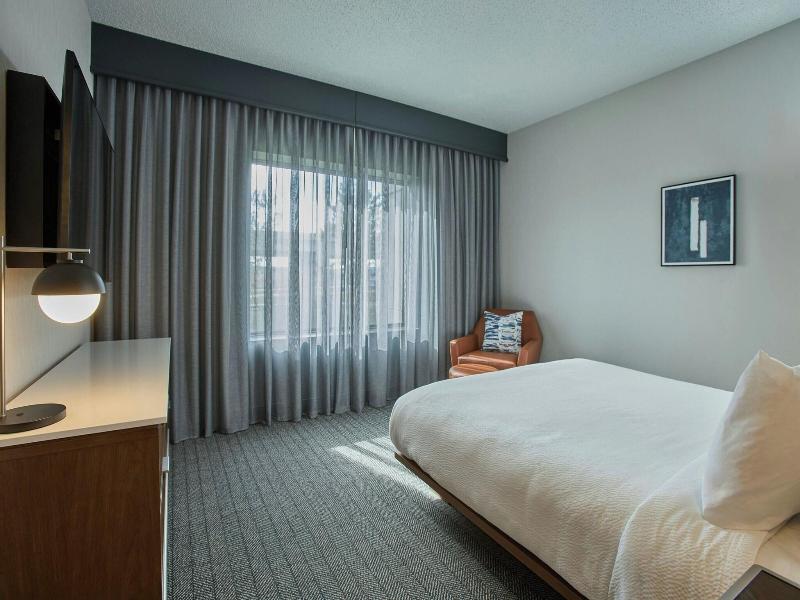 Courtyard By Marriott Wausau image