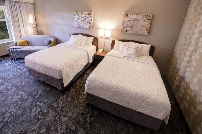 Courtyard By Marriott Wausau image