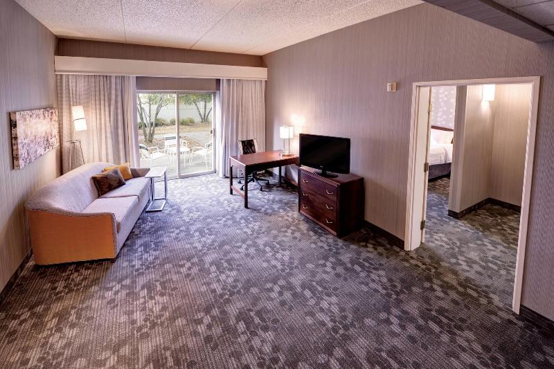 Courtyard By Marriott Wausau image