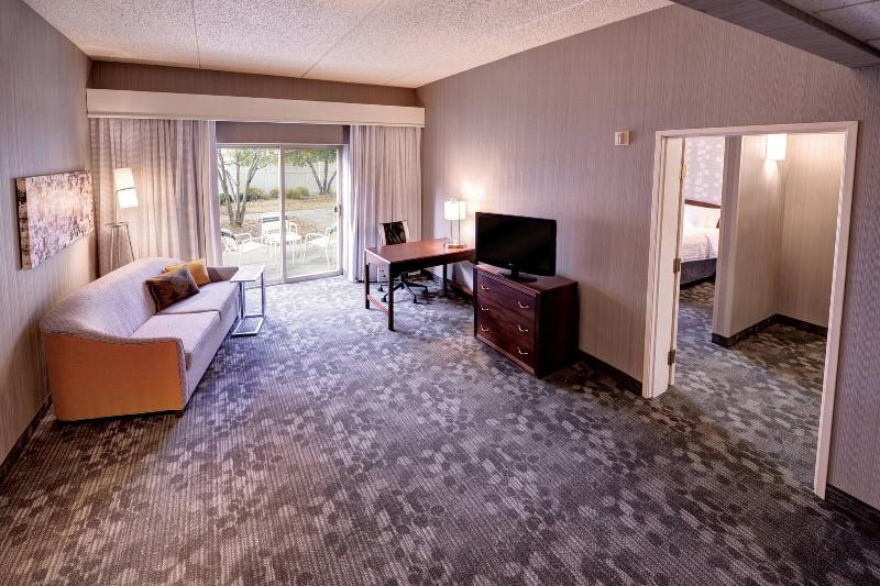 Courtyard By Marriott Wausau image