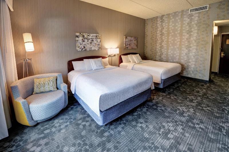 Courtyard By Marriott Wausau image