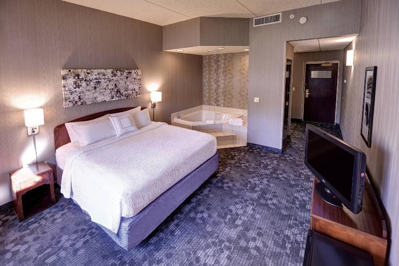 Courtyard By Marriott Wausau image