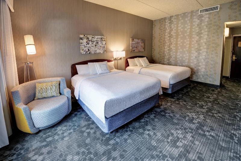 Courtyard By Marriott Wausau image