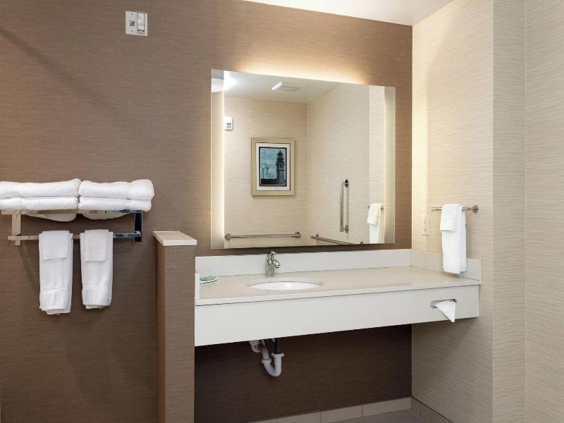 Fairfield Inn & Suites by Marriott Buffalo Amherst image