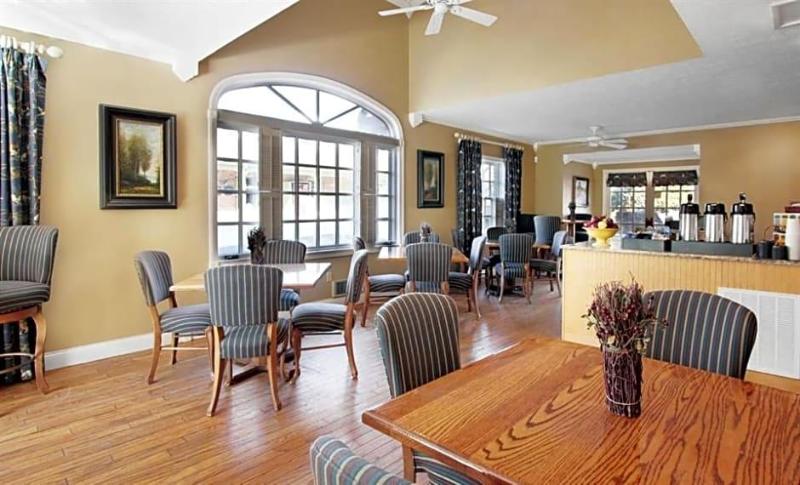 Hillwinds Inn image