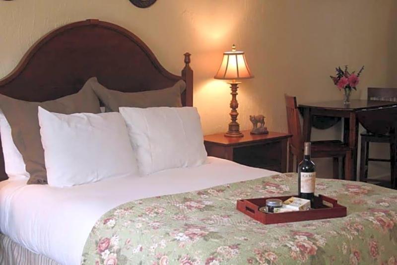 Hillwinds Inn image