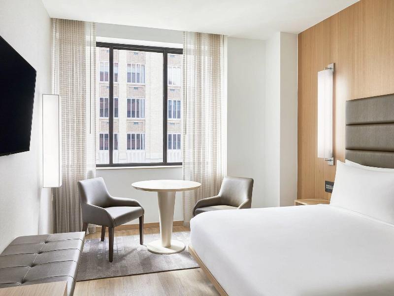 Ac Hotel By Marriott Houston Downtown image