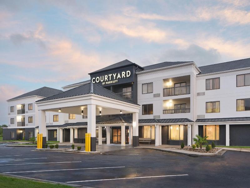 Courtyard By Marriott Florence image