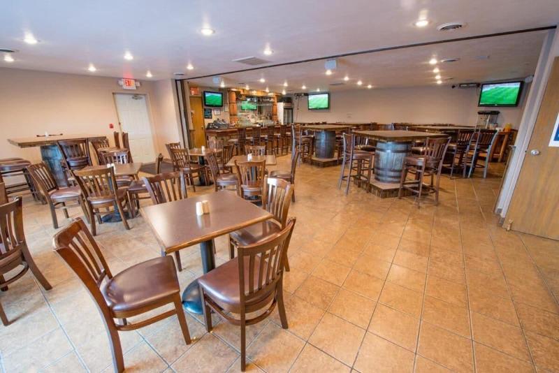 Boarders Inn & Suites by Cobblestone Hotels - Muni image