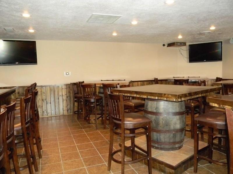 Boarders Inn & Suites by Cobblestone Hotels - Muni image