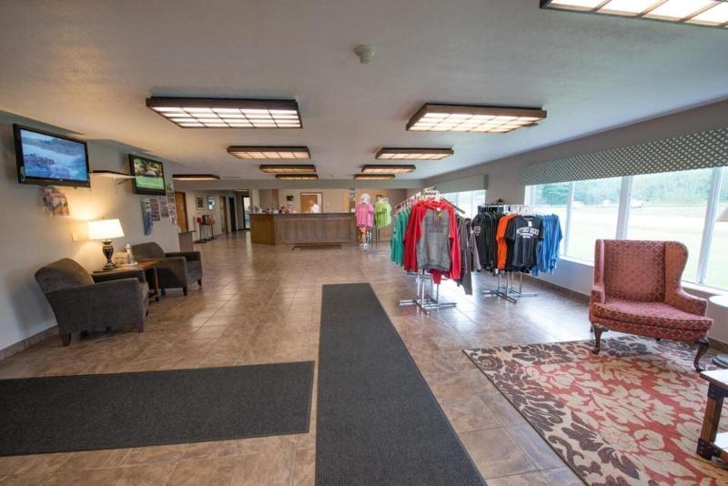 Boarders Inn & Suites by Cobblestone Hotels - Muni image