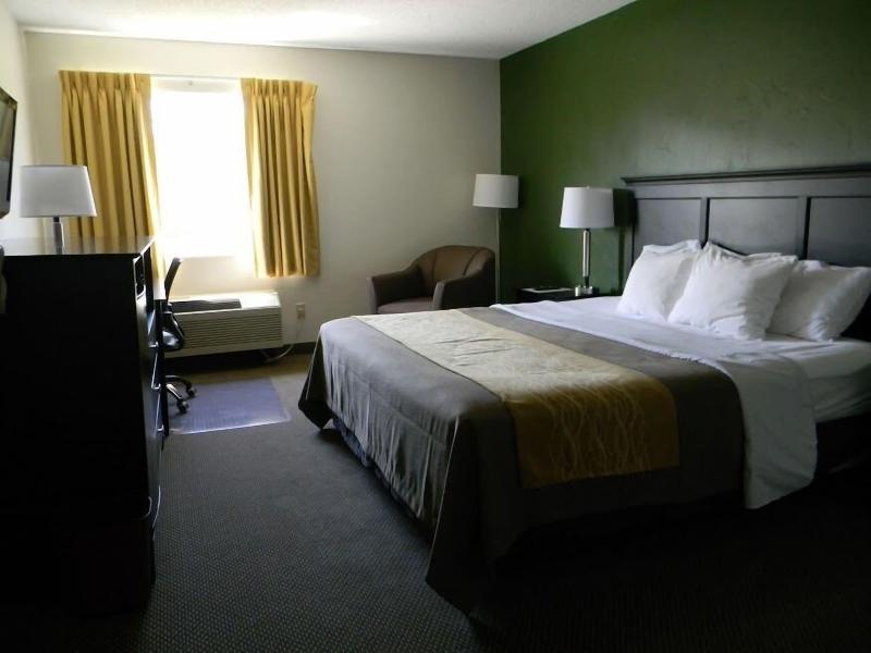 Boarders Inn & Suites by Cobblestone Hotels - Muni image