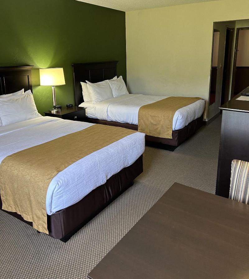 Boarders Inn & Suites by Cobblestone Hotels - Muni image