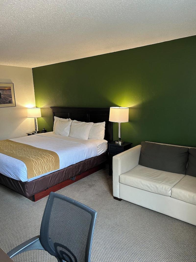 Boarders Inn & Suites by Cobblestone Hotels - Muni image