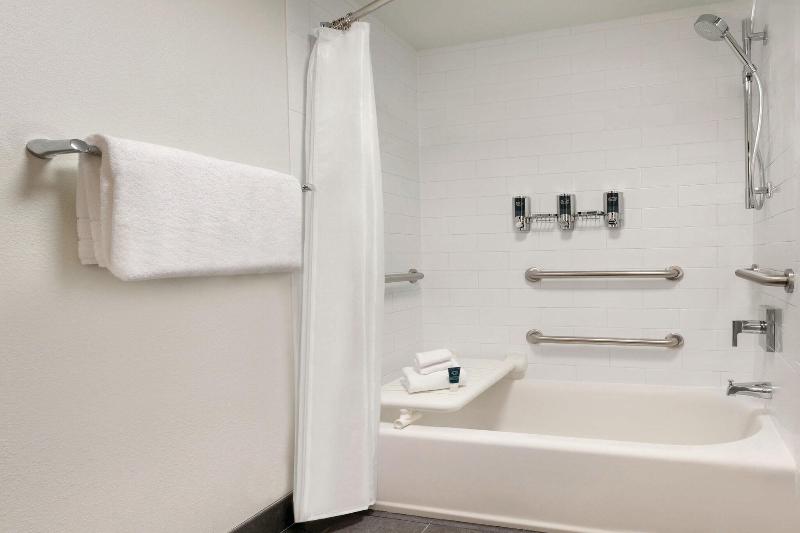 Four Points By Sheraton Raleigh Arena image