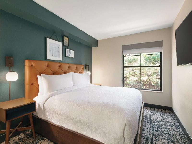 Four Points By Sheraton Raleigh Arena image