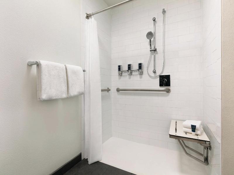 Four Points By Sheraton Raleigh Arena image