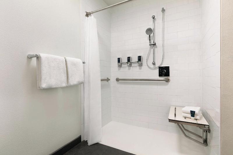 Four Points By Sheraton Raleigh Arena image