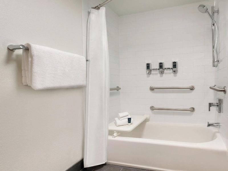Four Points By Sheraton Raleigh Arena image
