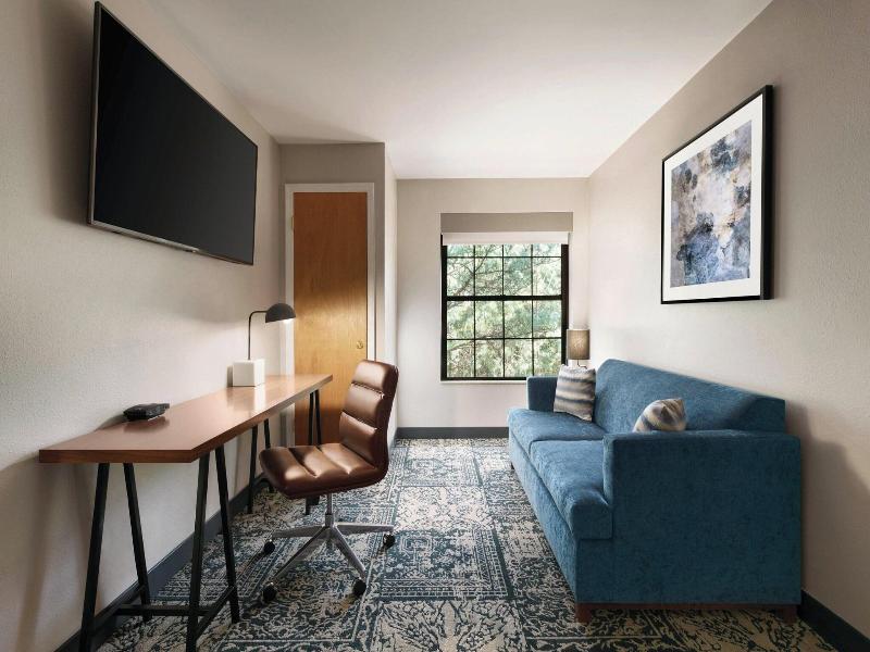 Four Points By Sheraton Raleigh Arena image