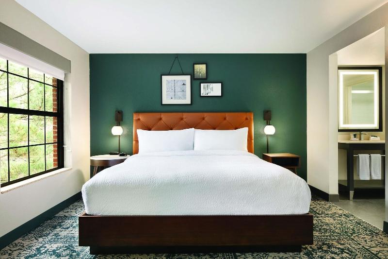 Four Points By Sheraton Raleigh Arena image
