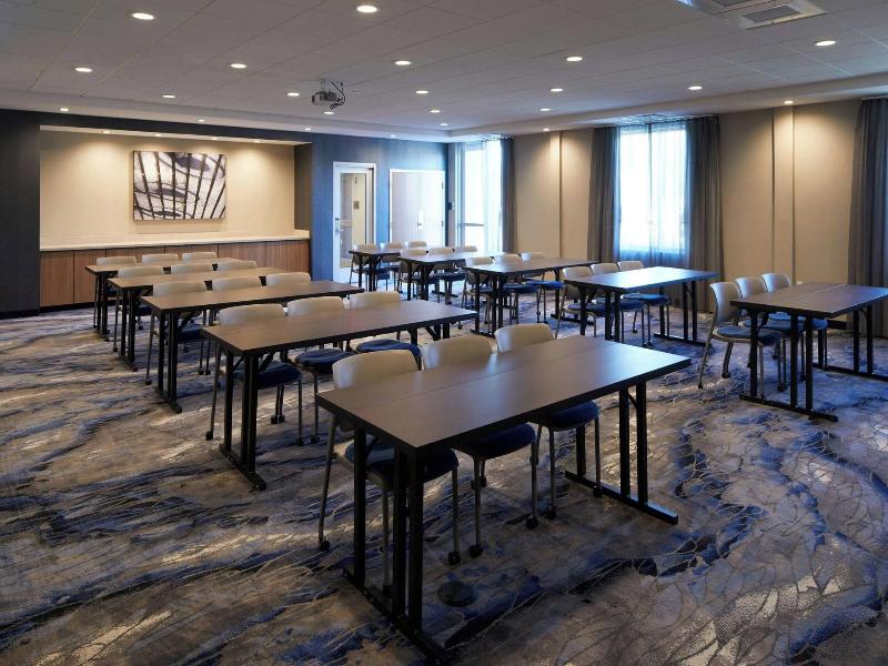 Fairfield Inn & Suites by Marriott Riverside Moren image
