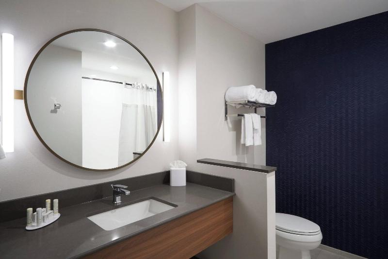 Fairfield Inn & Suites by Marriott Riverside Moren image