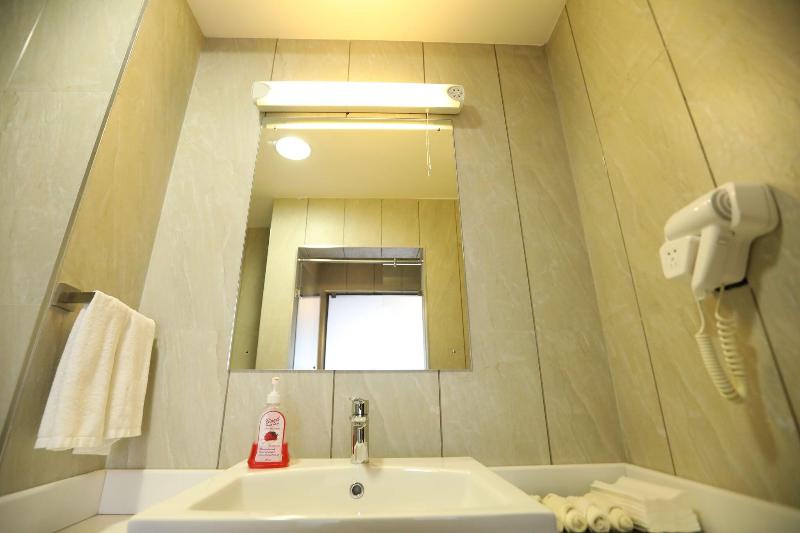 Bidwood Suite Hotel image
