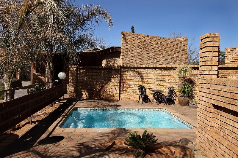 Kuruman Inn By Country Hotels image