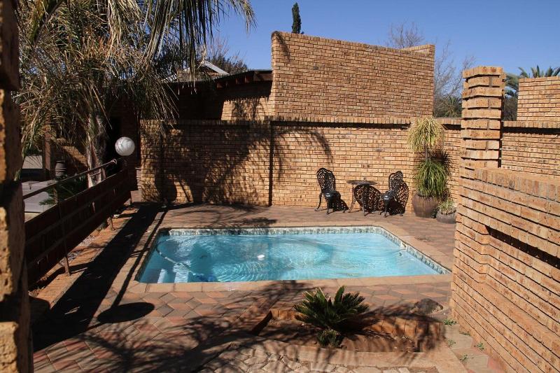 Kuruman Inn By Country Hotels image